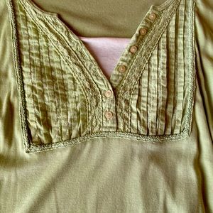 Van Heusen Dressy Top  Size M 100% Cotton